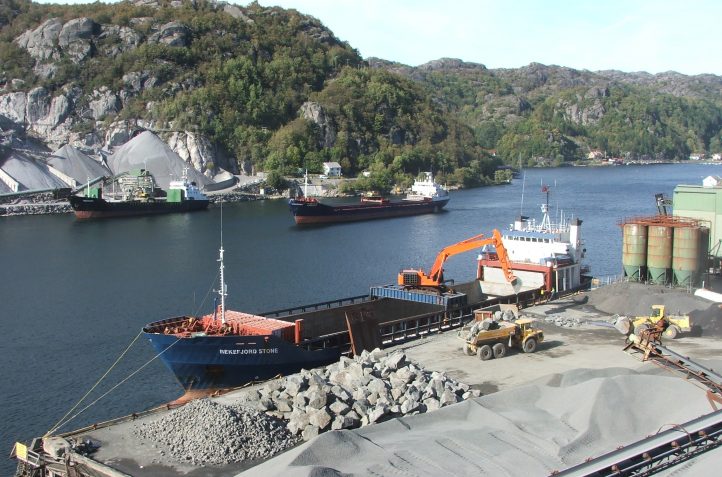 The new port in Aberdeen uses stone from Rekefjord